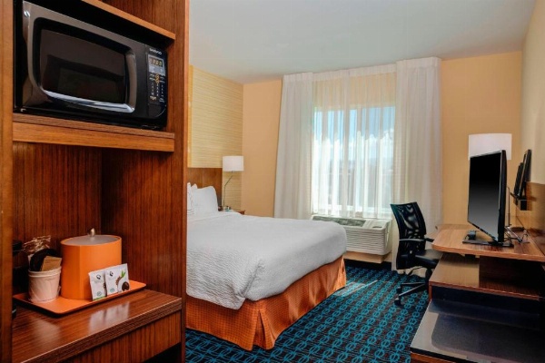 Fairfield Inn & Suites by Marriott Hollister image 8