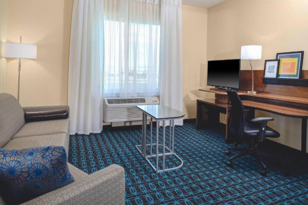 Fairfield Inn & Suites by Marriott Hollister image 9